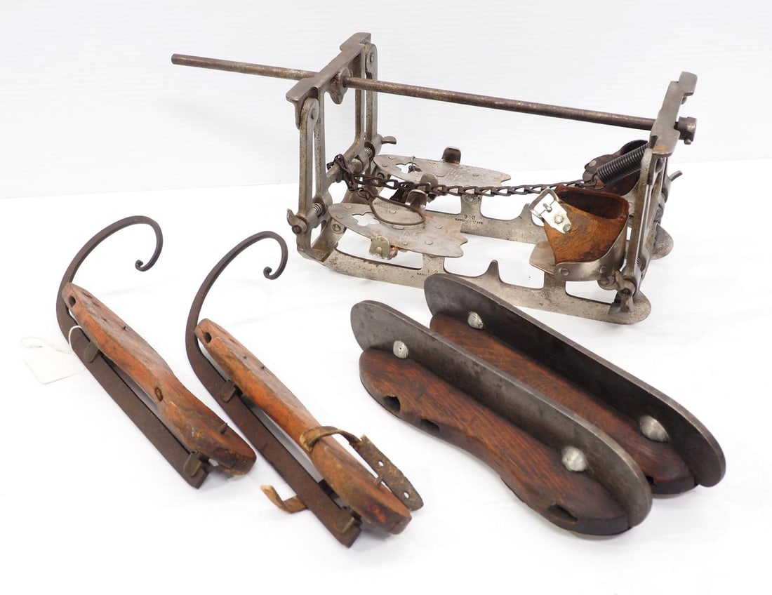 F.W. Planert & Sons ice skates sharpening vise (1 of 5)