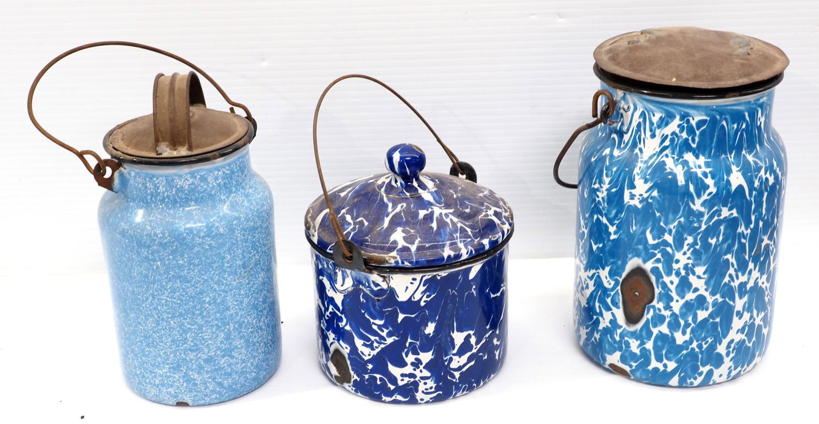 (3) Blue granite pieces with handles: (3) Blue granite pieces with handles -Good ***These items are not located at the Chupp Auctions facility and will not be available for preview until April 1. As a result, some questions/info requests