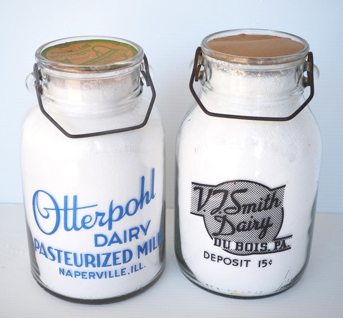 (2) 1 gallon milk bottles (1 of 2)