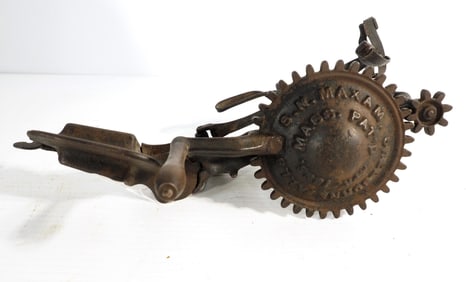 Table-mount S.N. Maxam apple peeler