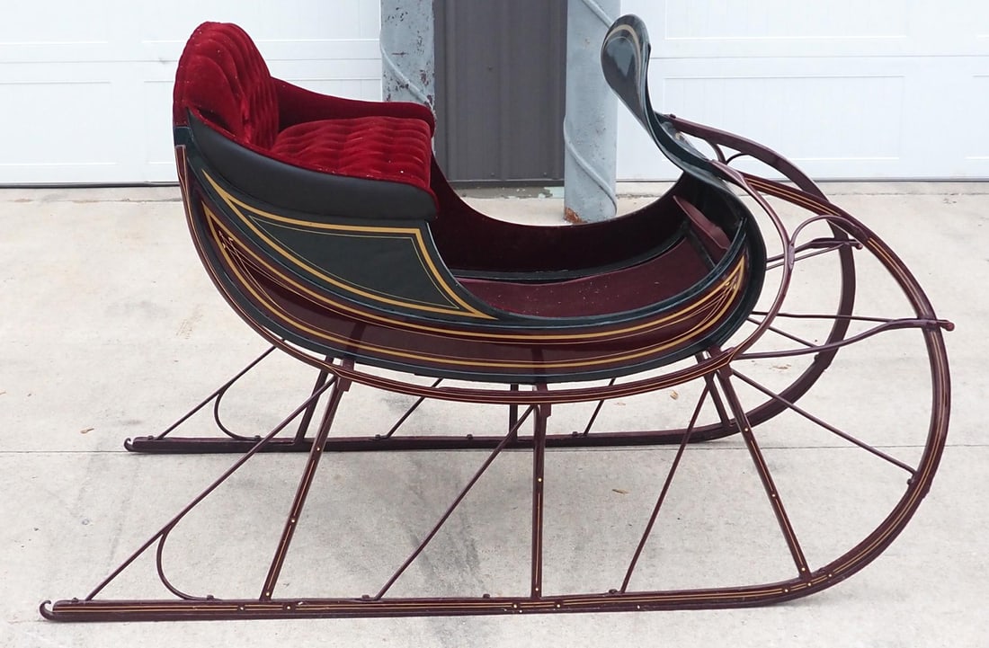 Restored horse-drawn sleigh (1 of 4)