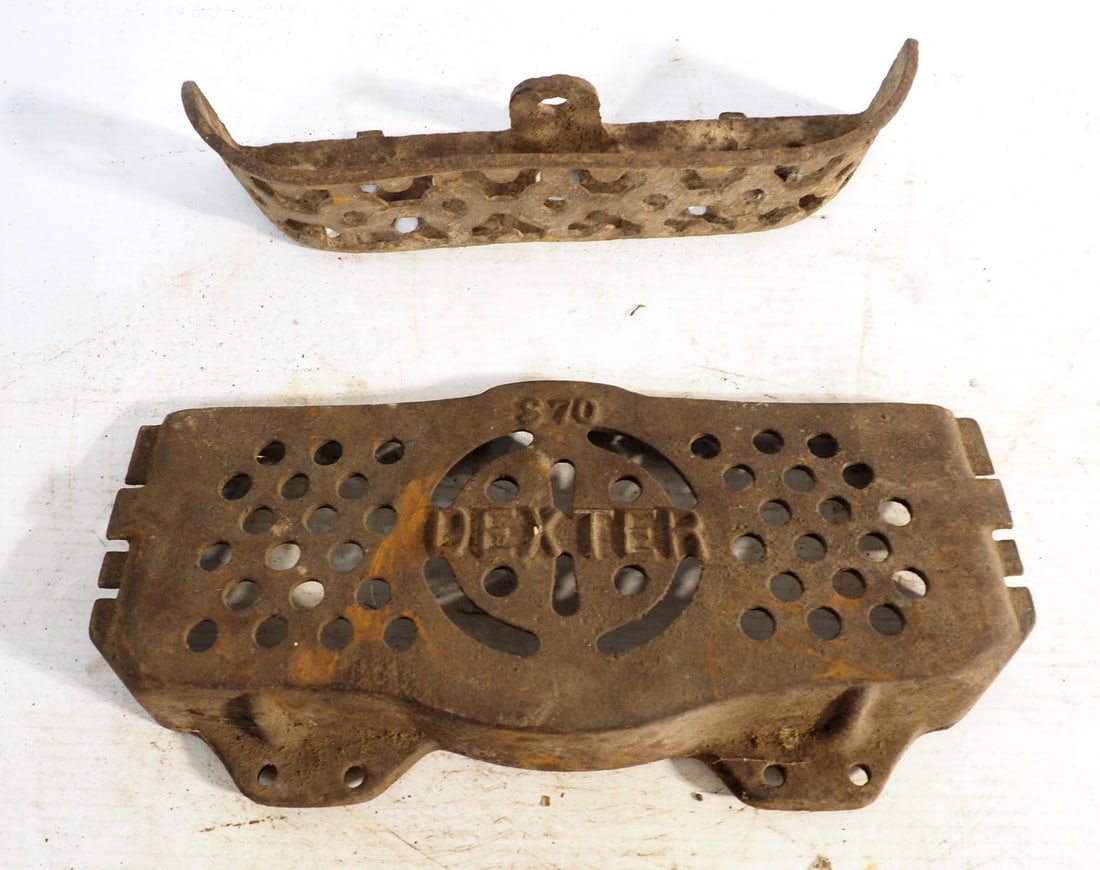 Cast iron foot plate / fancy tool box (1 of 4)