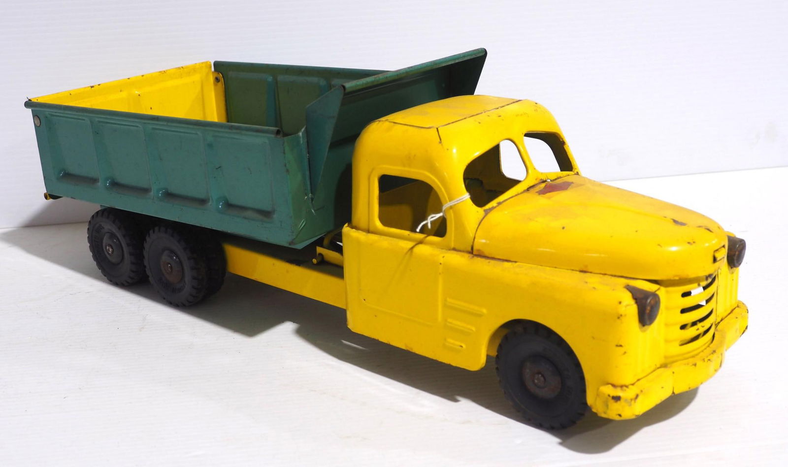 Structo hydraulic dump truck: Structo hydraulic dump truck - Good, original