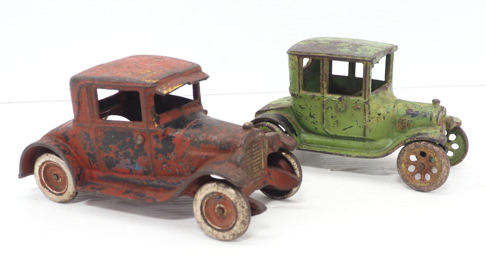 (2) Cast iron Model T cars (1 of 3)
