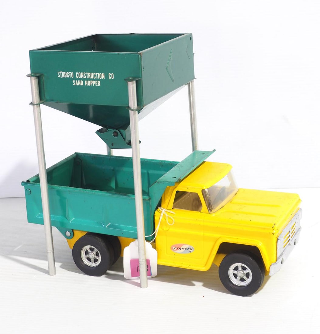 Structo Dump Truck with Sand Hopper (1 of 4)