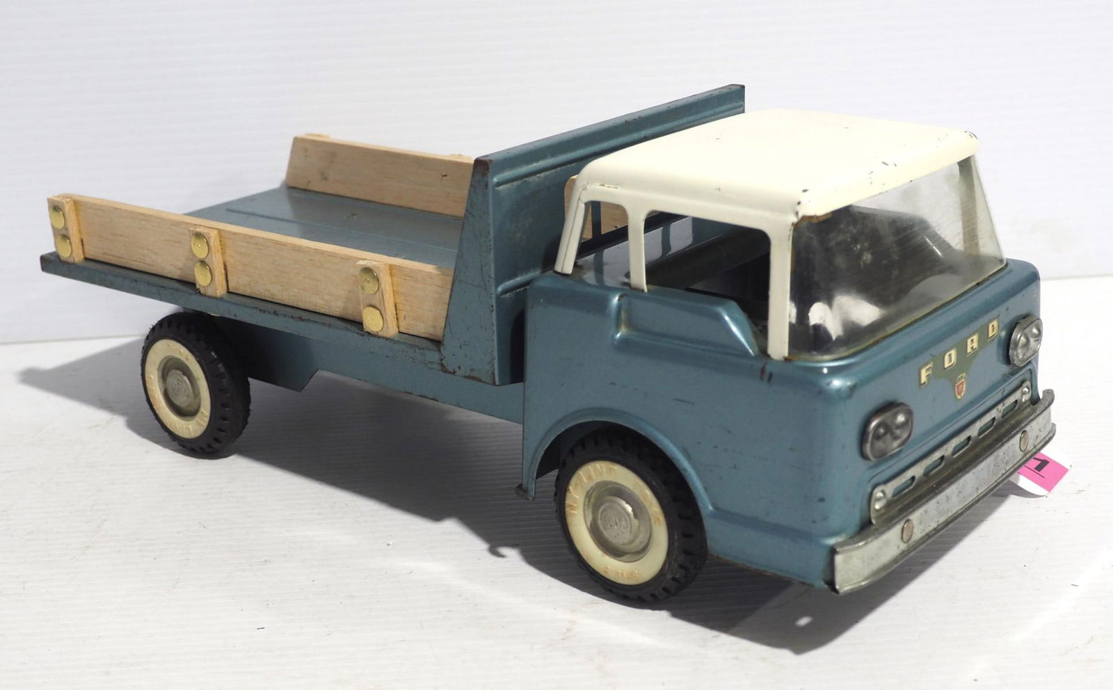 Nylint Ford truck (1 of 5)