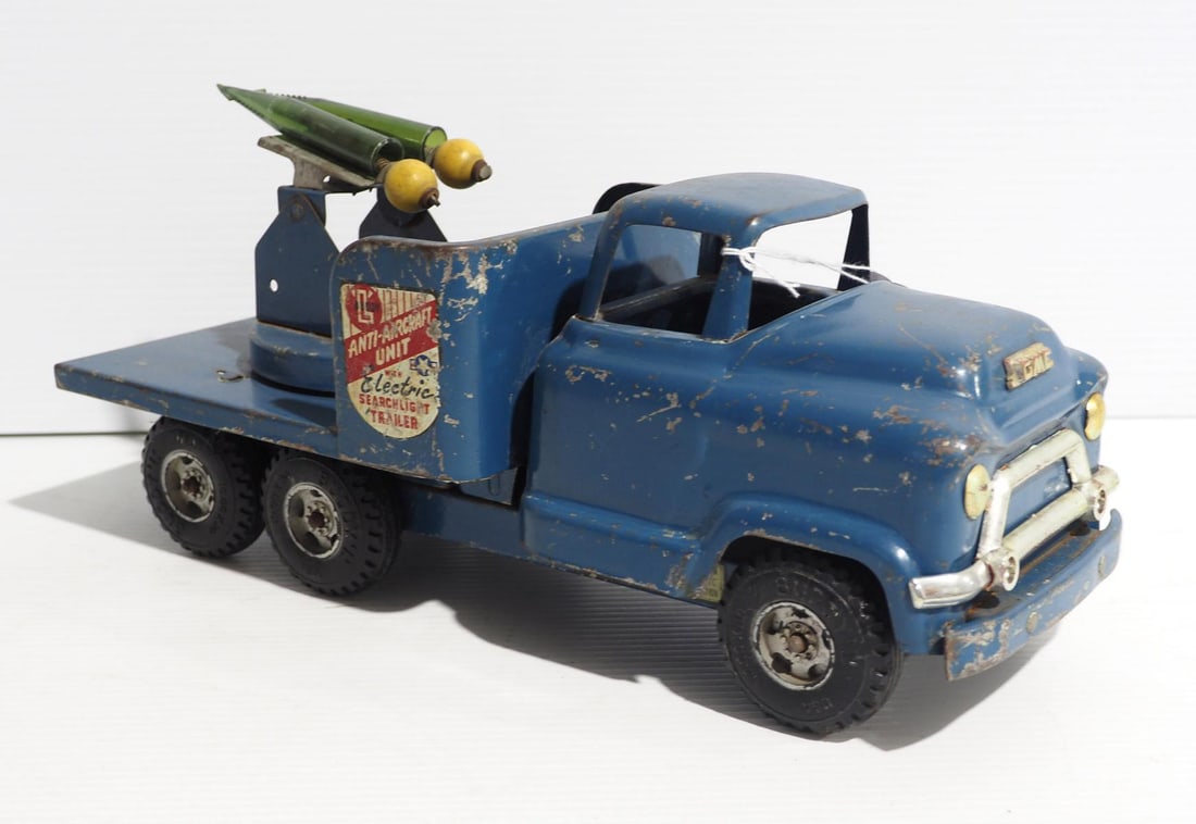 Buddy L Anti Aircraft unit truck: Buddy L Anti Aircraft unit truck, no trailer, replaced plastic missiles - Fair, original