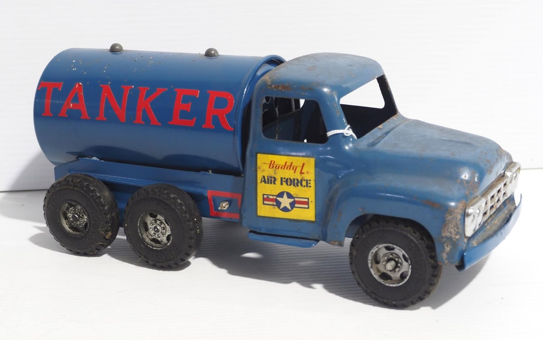 Buddy L custom Air Force fuel truck (1 of 3)