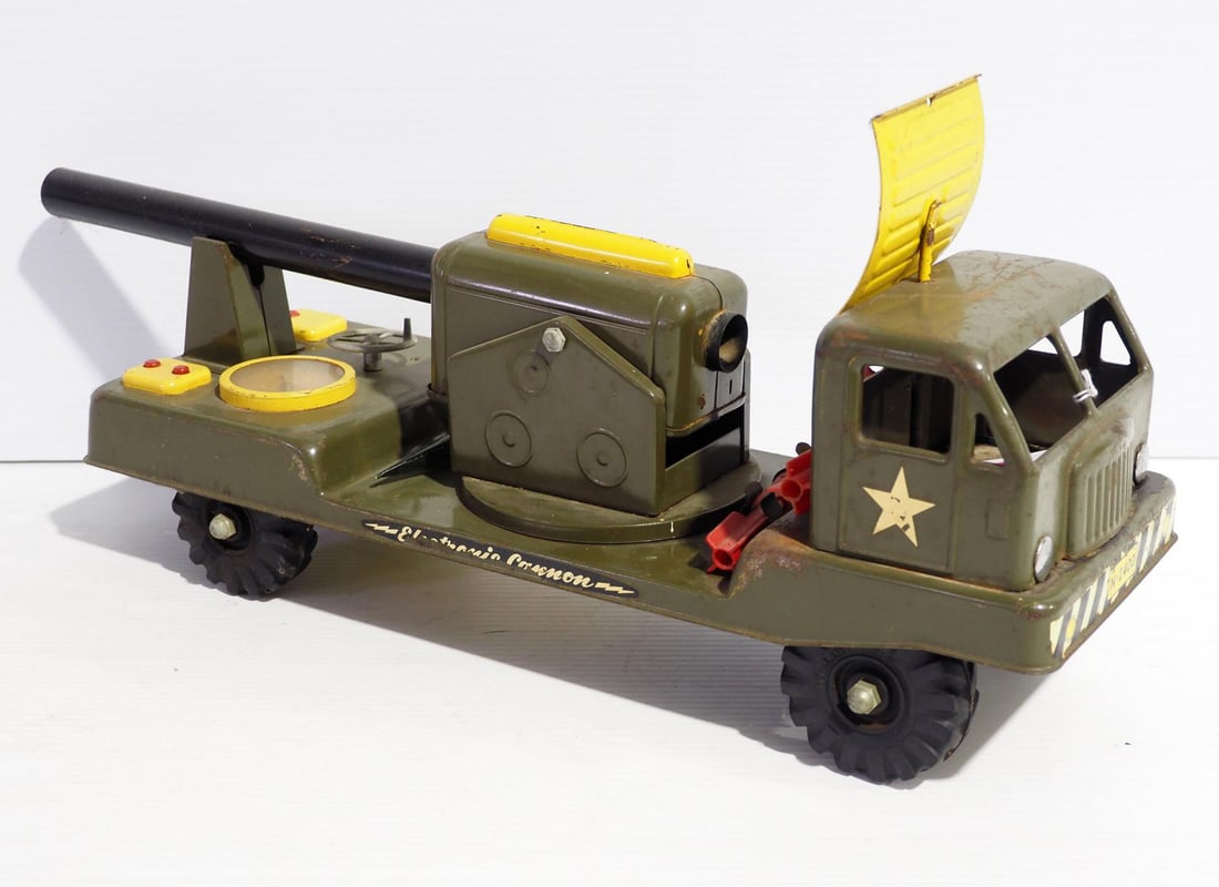 Nylint electronic Cannon truck (1 of 3)