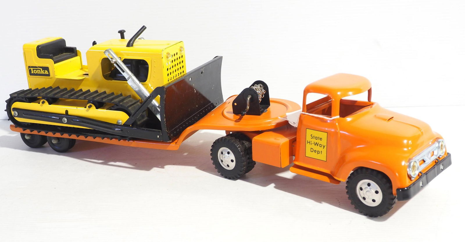 Tonka Hi-Way Dept Truck with Trailer & Dozer (1 of 4)