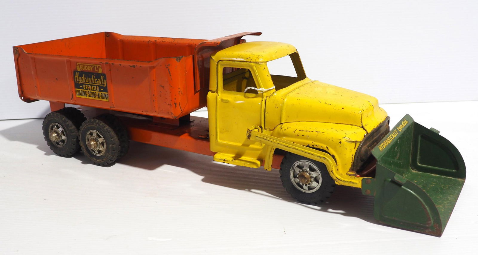 Buddy L Scoop-N-Dump hydraulic dump truck (1 of 4)