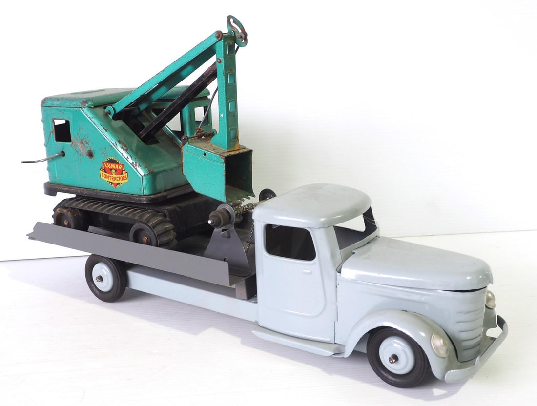 Buddy L truck with Lumar digger: Buddy L truck with Lumar digger - Truck repainted