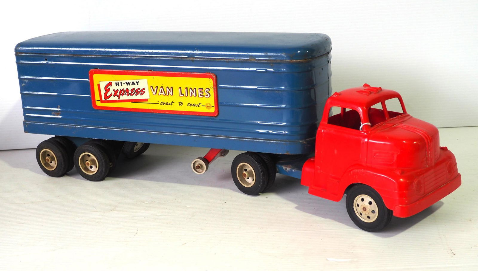 Marx Hi-Way Express Van Lines truck and trailer (1 of 4)