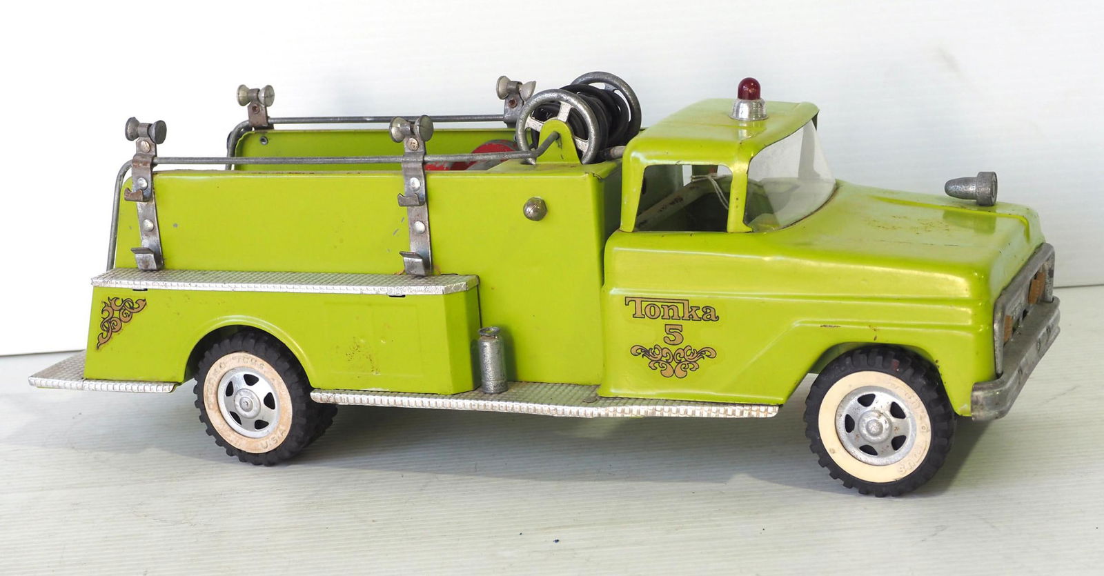 Tonka Fire Truck with hose & hydrant (1 of 4)