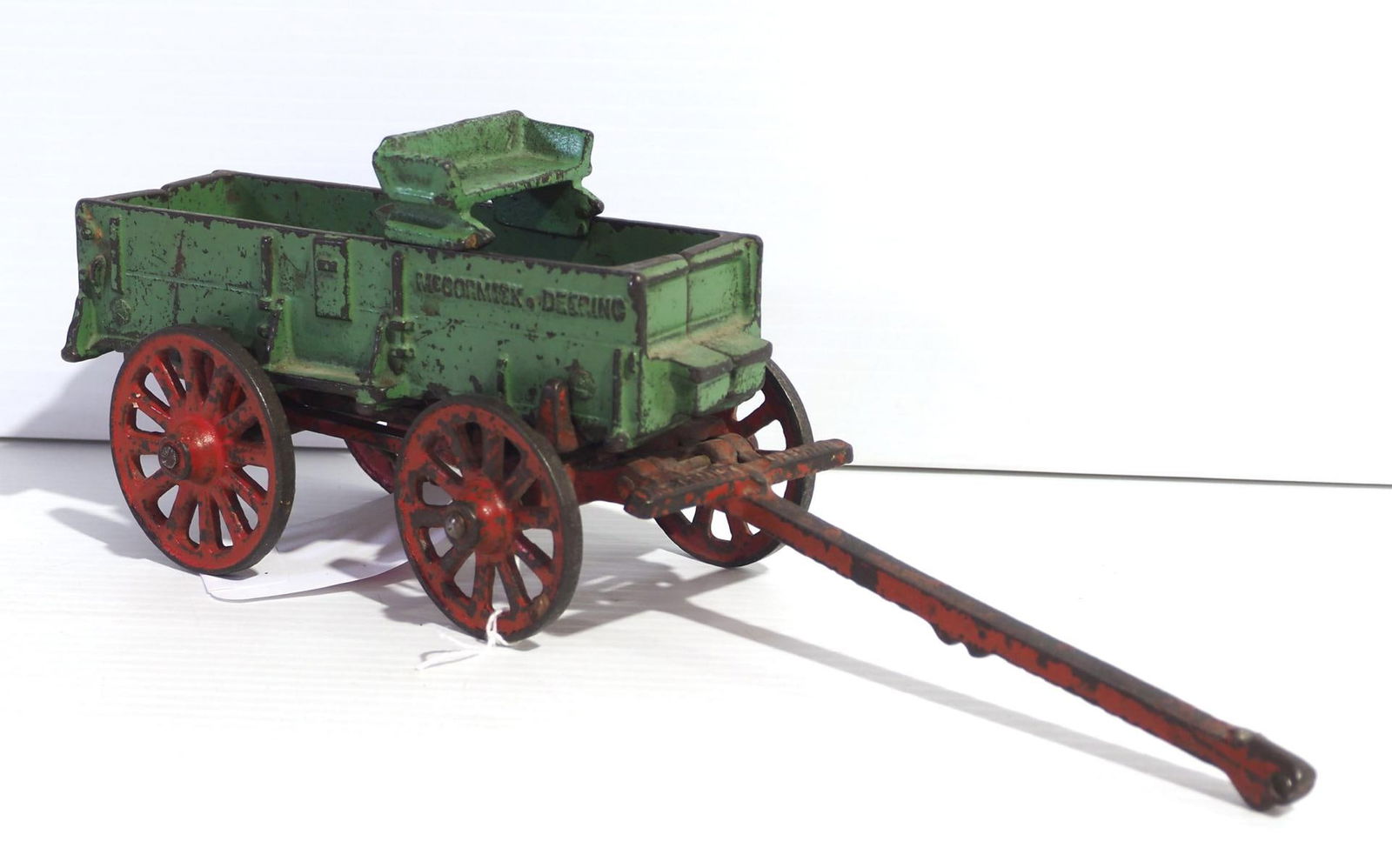 Arcade McCormick Deering box wagon (1 of 5)