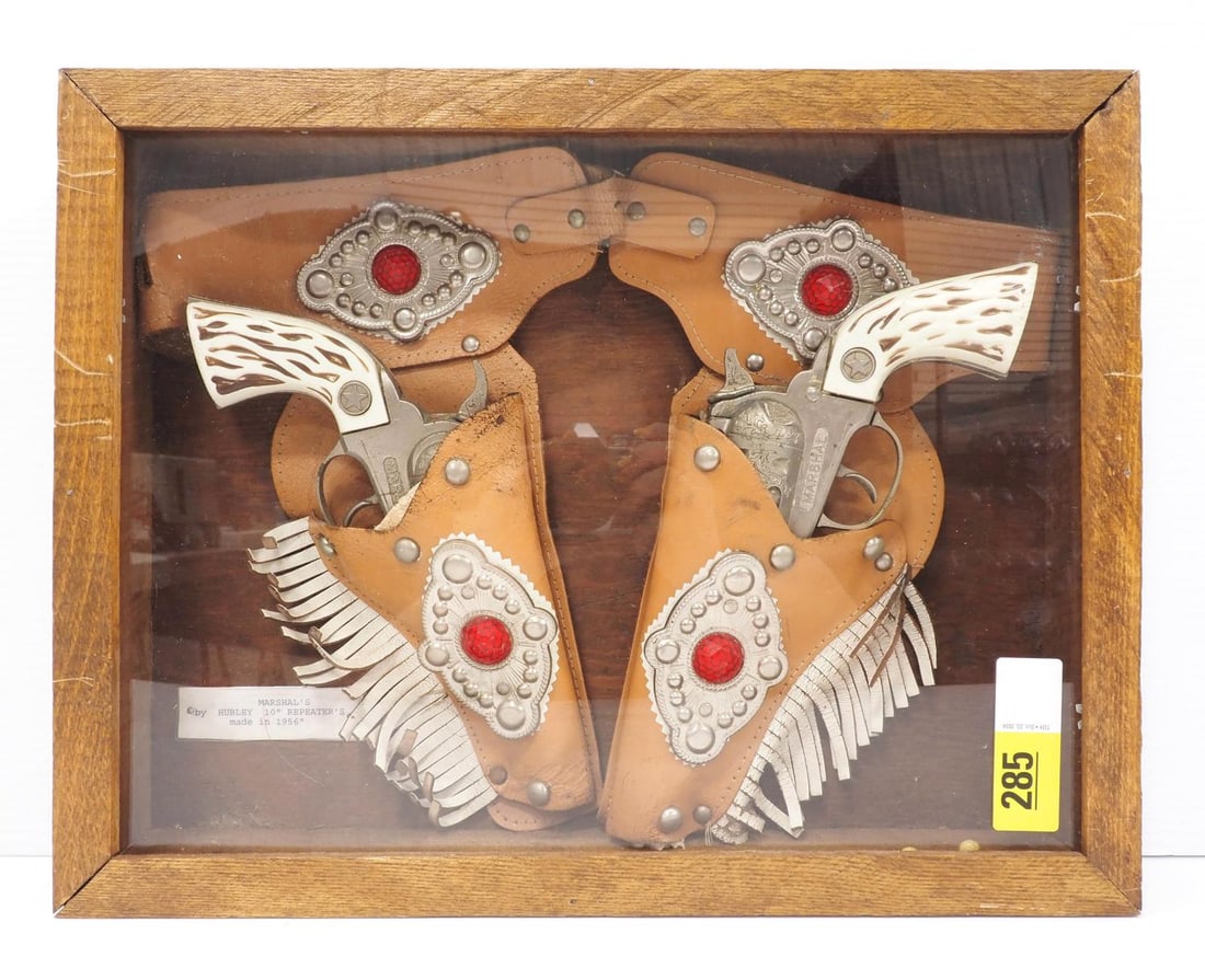 Hubley Marshal 1956 Cap Pistol set: Hubley Marshal 1956 Cap Pistol set with holster in display case - Good