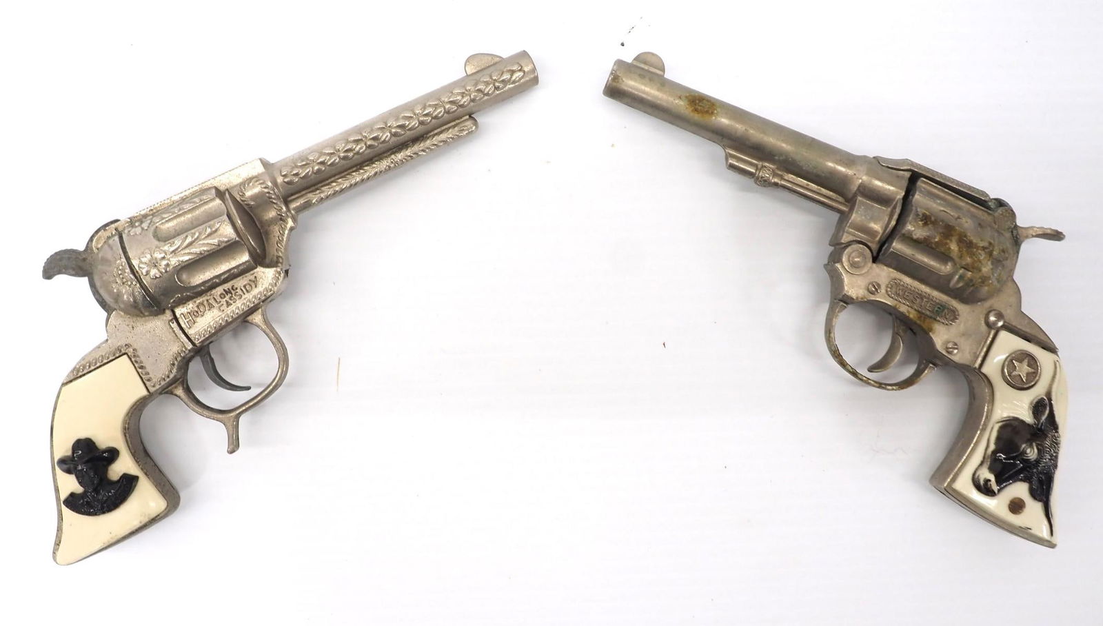 (2) Cap guns (1 of 3)