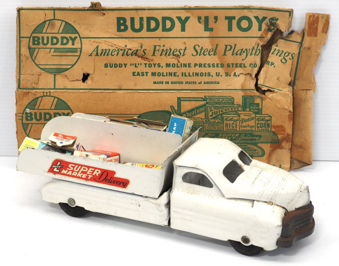 Buddy L Super Market truck: Buddy L Super Market truck with groceries and rough box - Fair