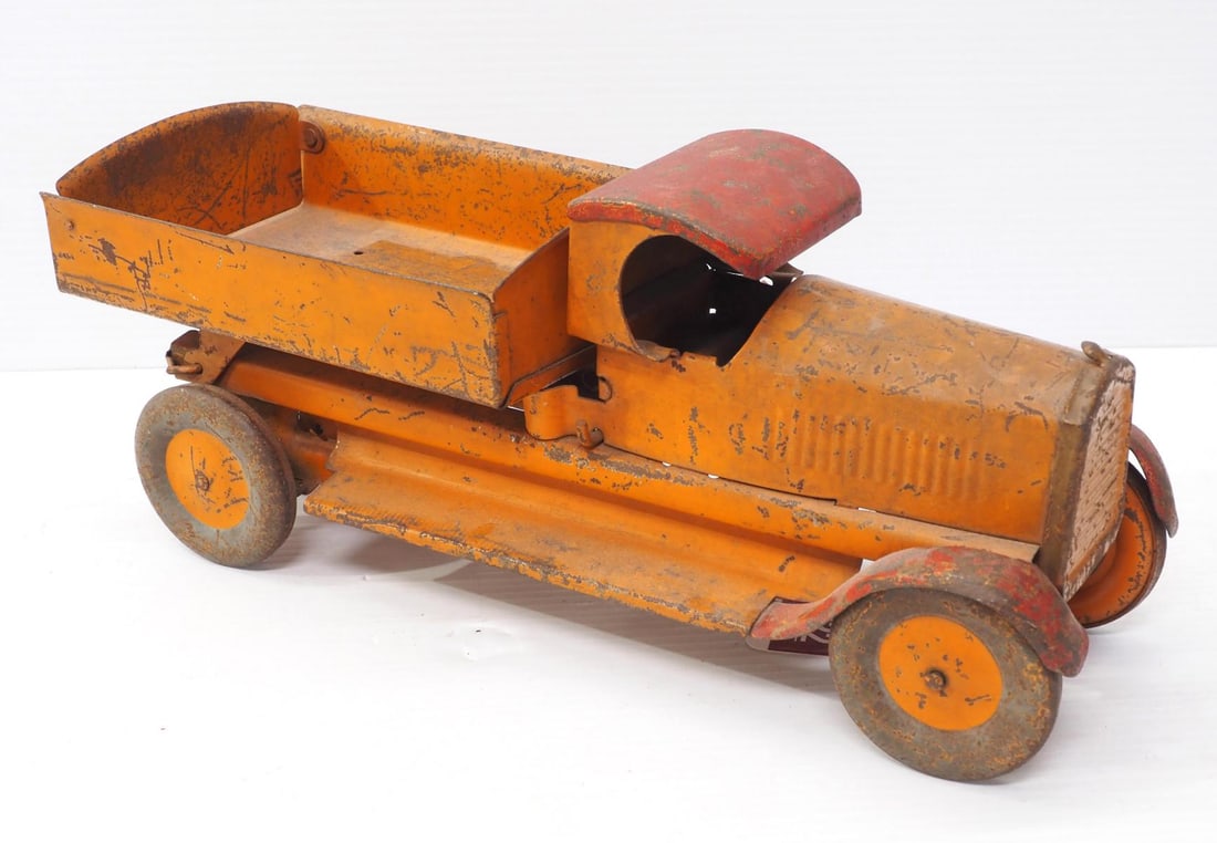 Turner C-Cab Dump Truck (1 of 3)