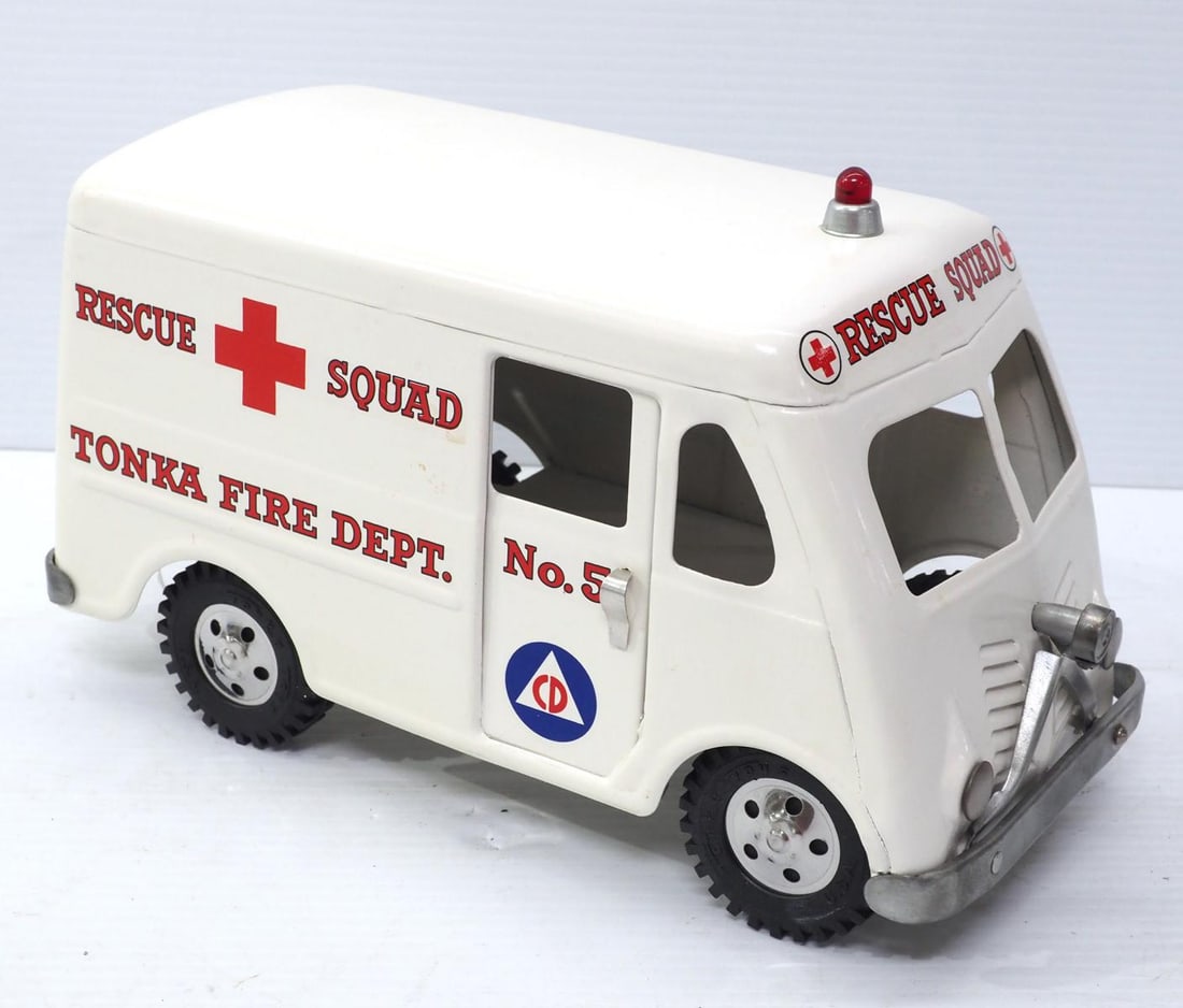 Tonka Fire Dept Rescue Squad Van (1 of 3)