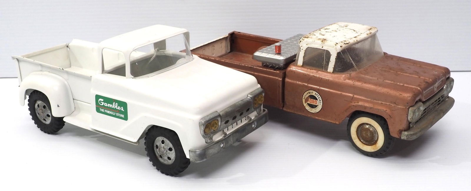 (2) Pickup Trucks (1 of 4)