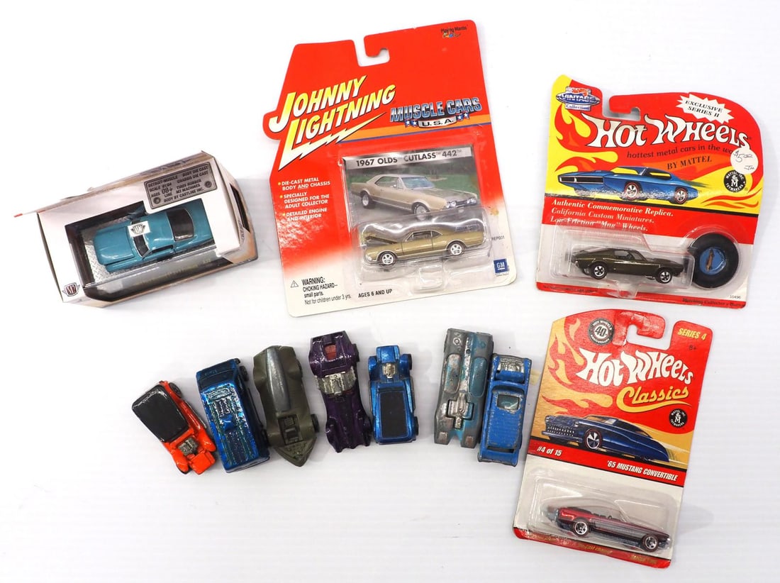 (11) Matchbox Redline Cars: (11) Matchbox Redline Cars, 4 are unopened -