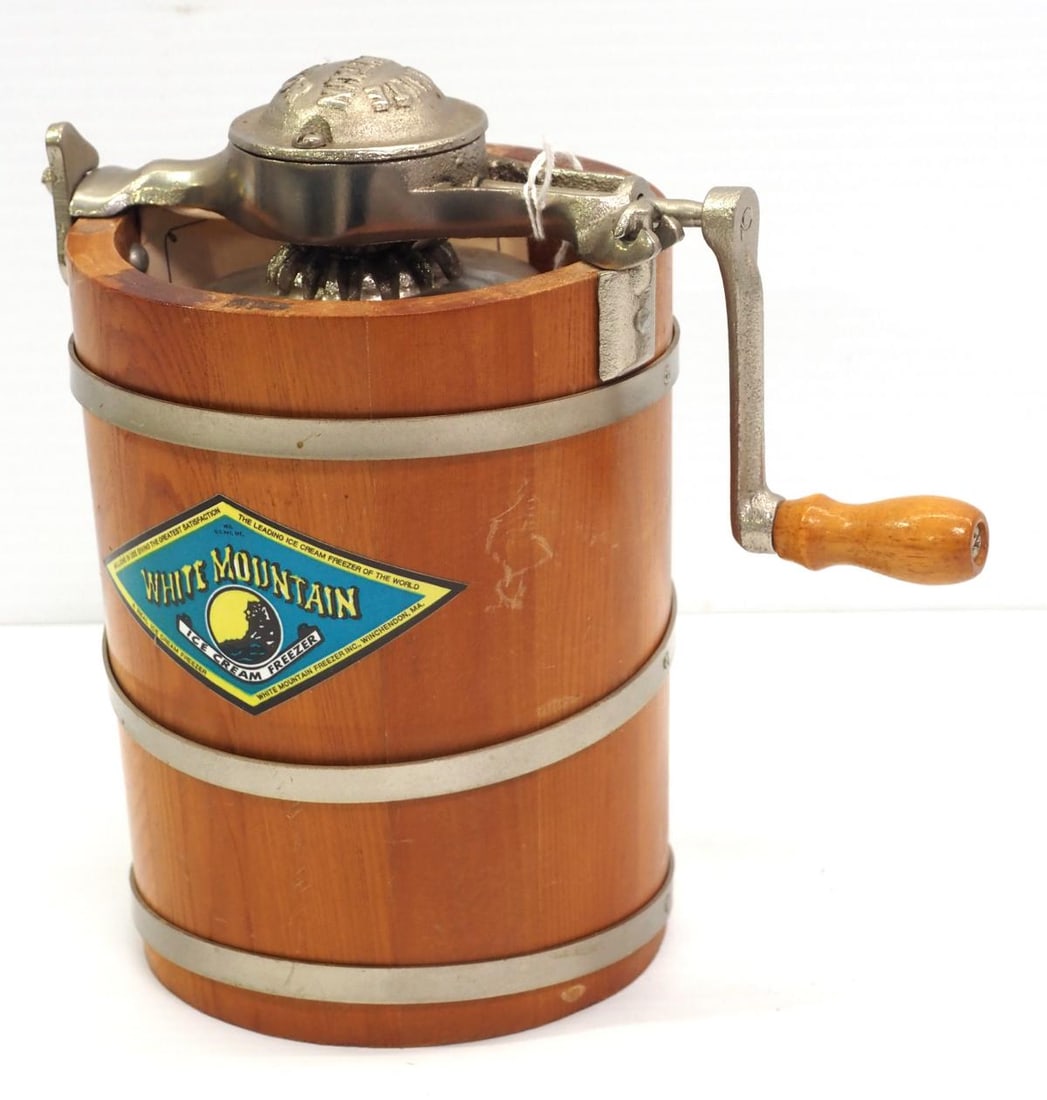 White Mountain Junior ice cream maker: White Mountain Junior ice cream maker with label and instruction book - Very Good