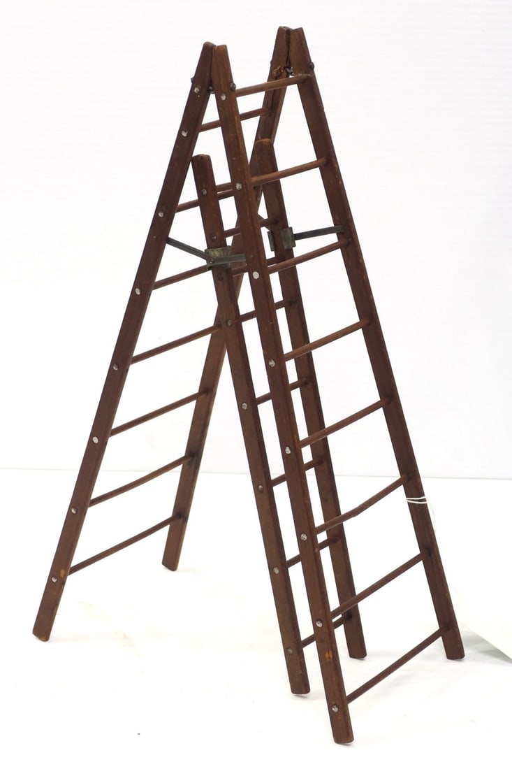 Salesman sample wooden folding ladder (1 of 2)