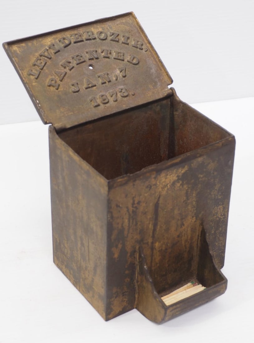 Cast iron kindling/match safe box (1 of 3)