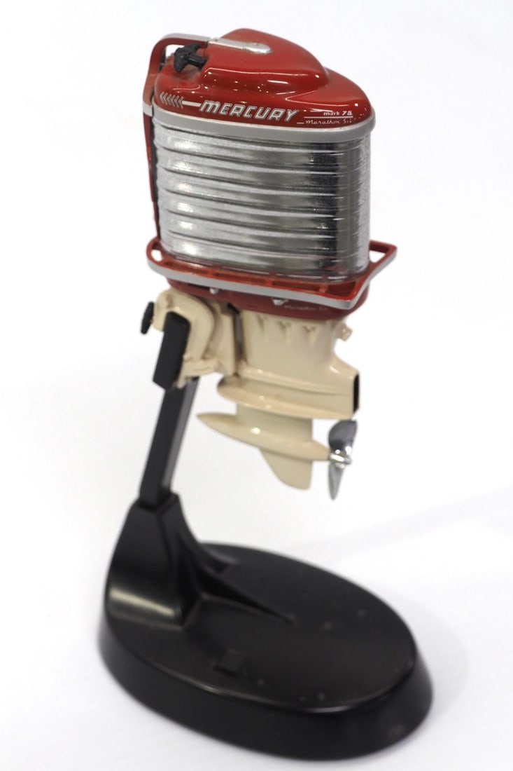 1/8 scale Red Mercury outboard boat motor (1 of 4)