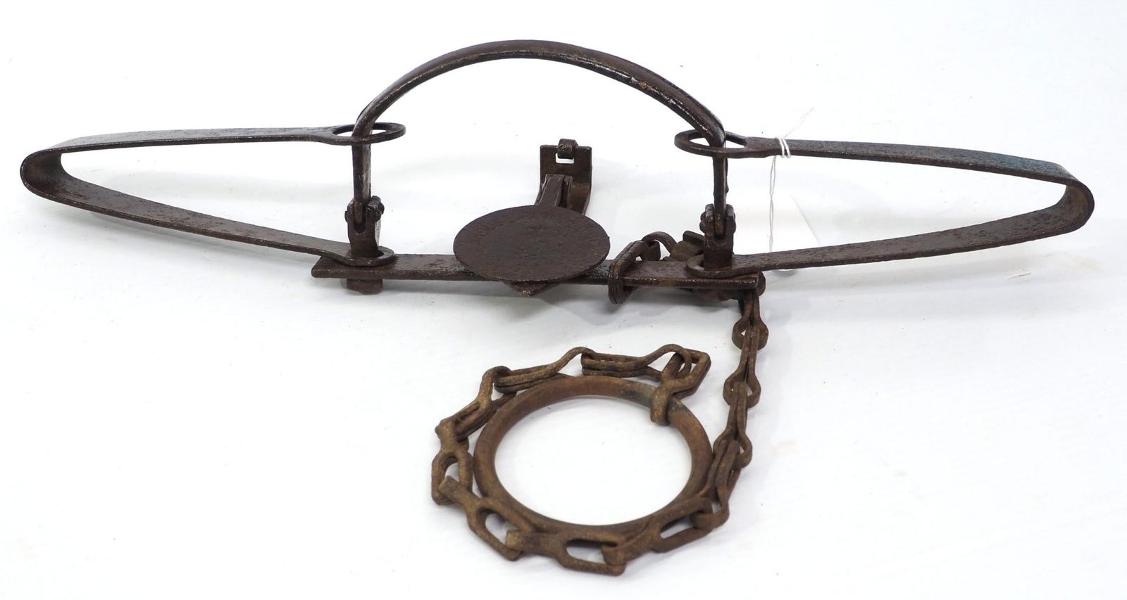 Newhouse Oneida Community No.44 trap (1 of 3)