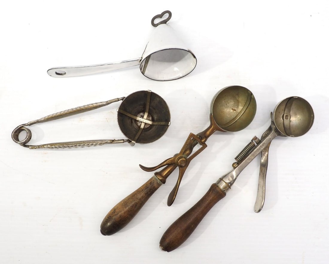 (4) Early mechanical ice cream scoops (1 of 7)