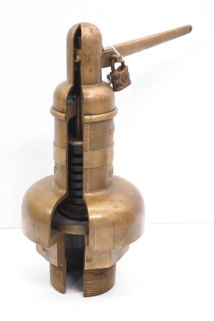 Brass valve embossed Ashton & Boston (1 of 3)