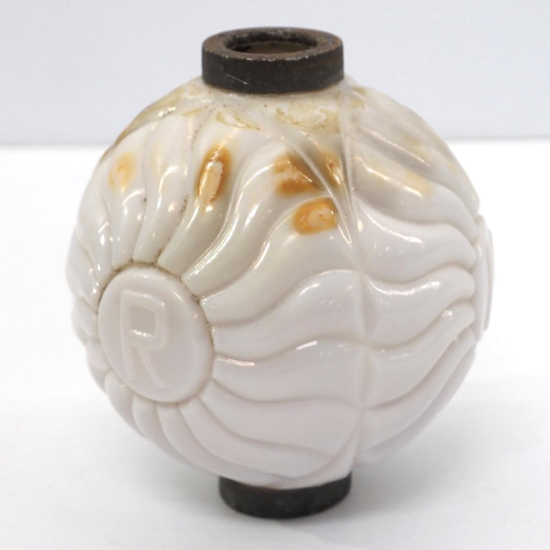 Reyburn Hunter white milk glass lightning rod ball (1 of 4)
