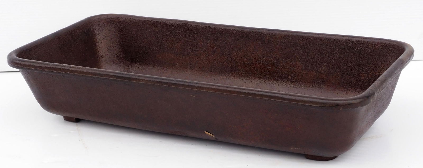 Heavy cast iron hog trough: 24"x11.5"x5"H heavy cast iron hog trough with pig shape stamped in bottom - Very Good * * BUYER TO ARRANGE SHIPPING