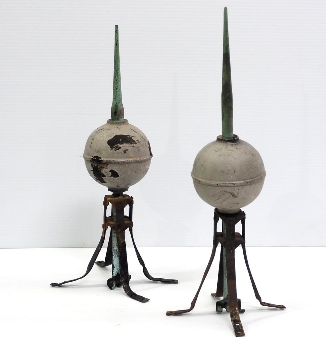 (2) RARE Canadian shortie lightning rods: (2) RARE Canadian shortie lightning rods with spun metal ball