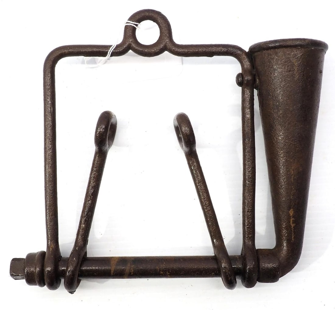 Cast iron horse medicine bit (1 of 2)