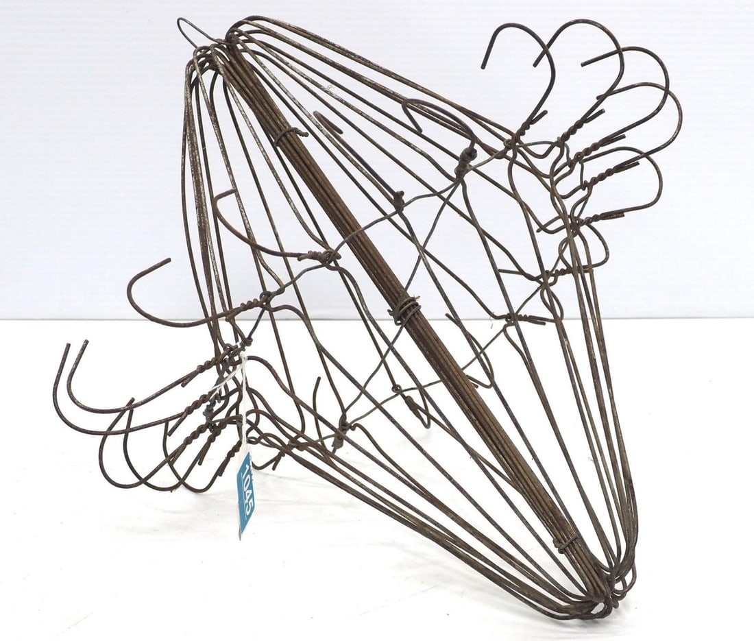 Wire country store hanging display basket (1 of 2)