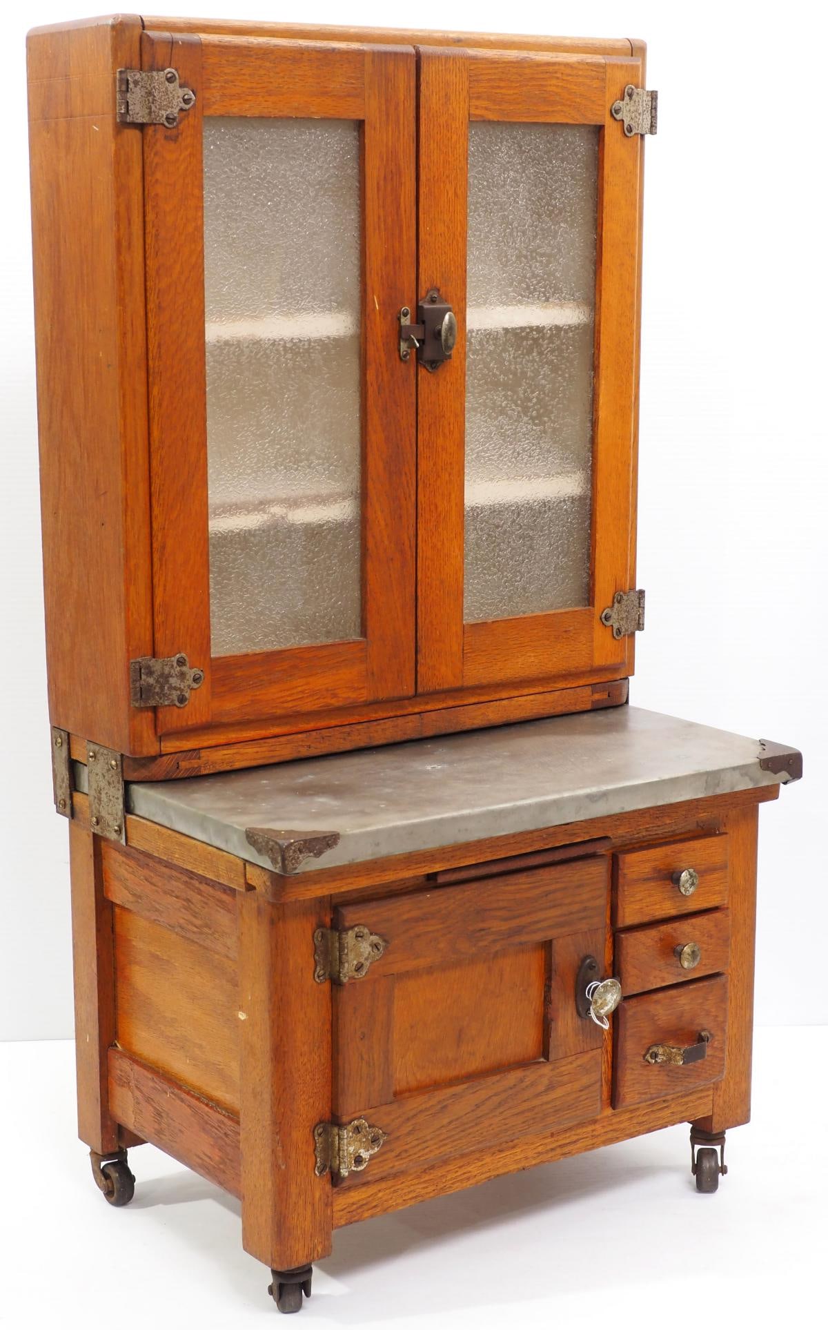 Oak child's kitchen cupboard (1 of 4)