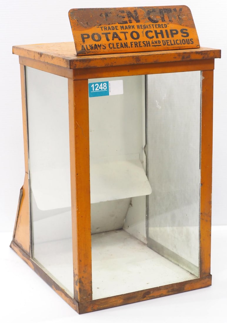 Queen City Potato Chips countertop display case (1 of 2)