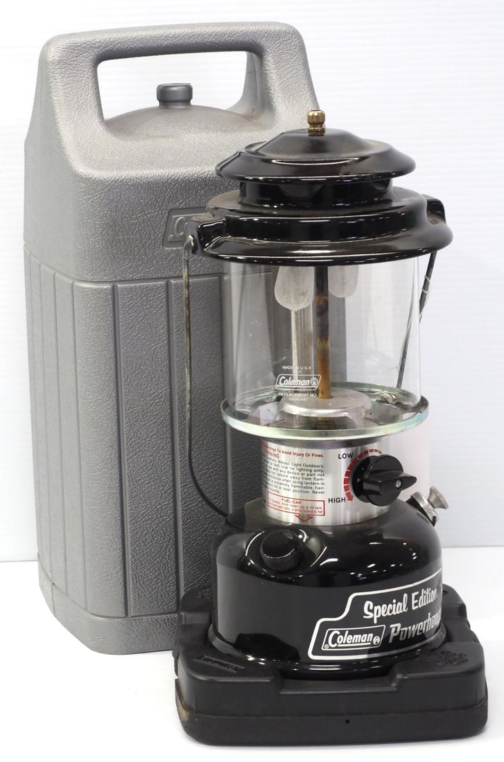 Coleman Model 290A700 Powerhouse Lantern (1 of 3)