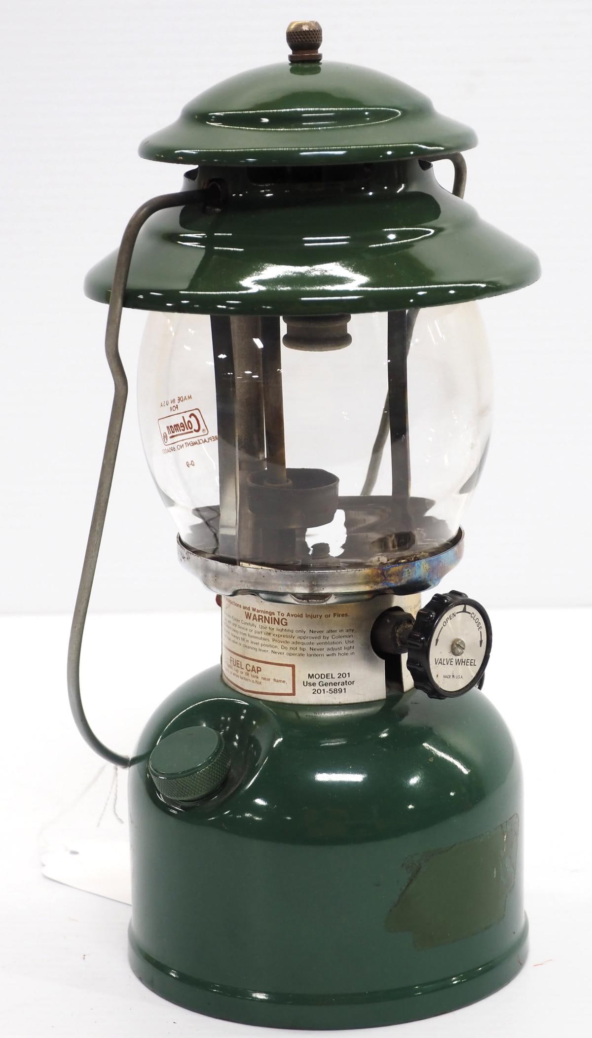 Coleman Model 201 kerosene lantern (1 of 3)
