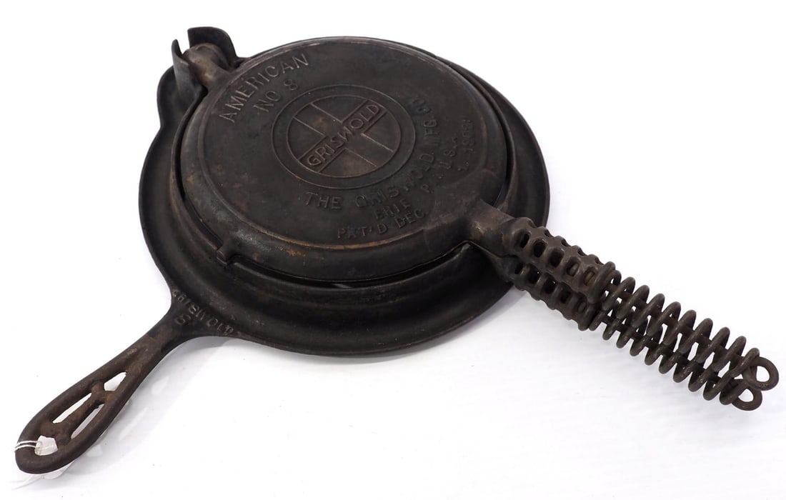 Griswold No.8 cast iron waffle iron (1 of 4)