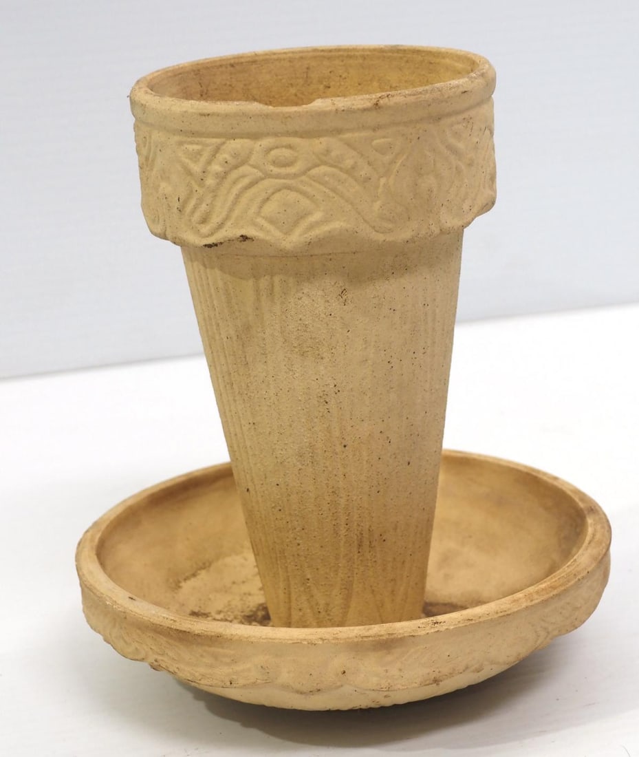 Salesman sample ceramic bird feeder (1 of 4)