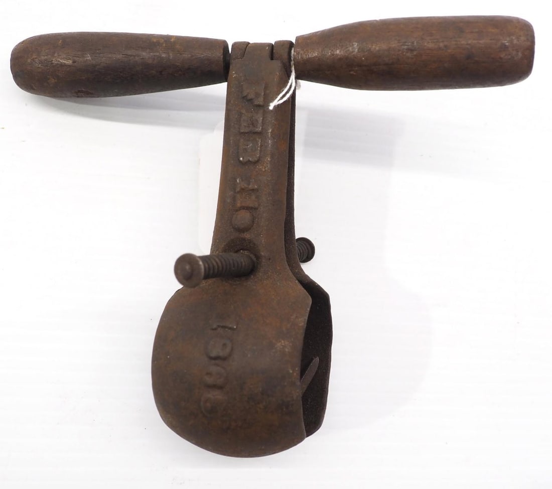 M&S Houseman T-handle hand corn sheller: M&S Houseman T-handle hand corn sheller with Feb.11, 1868 patent date! Only 2 others known! WOW! Moffet book pg 78