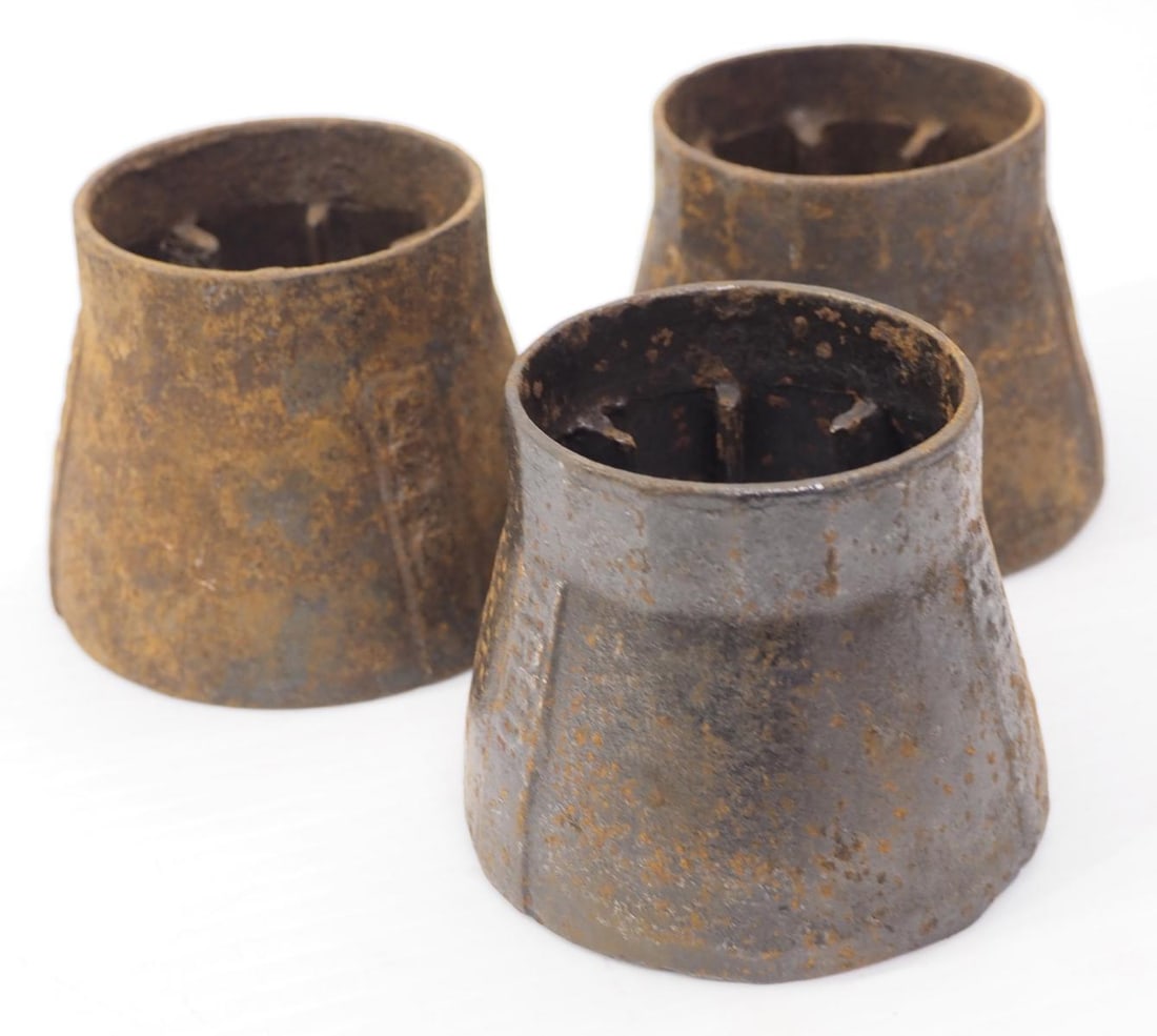 (3) Sleeve-type hand corn shellers: (3) Sleeve-type hand corn shellers