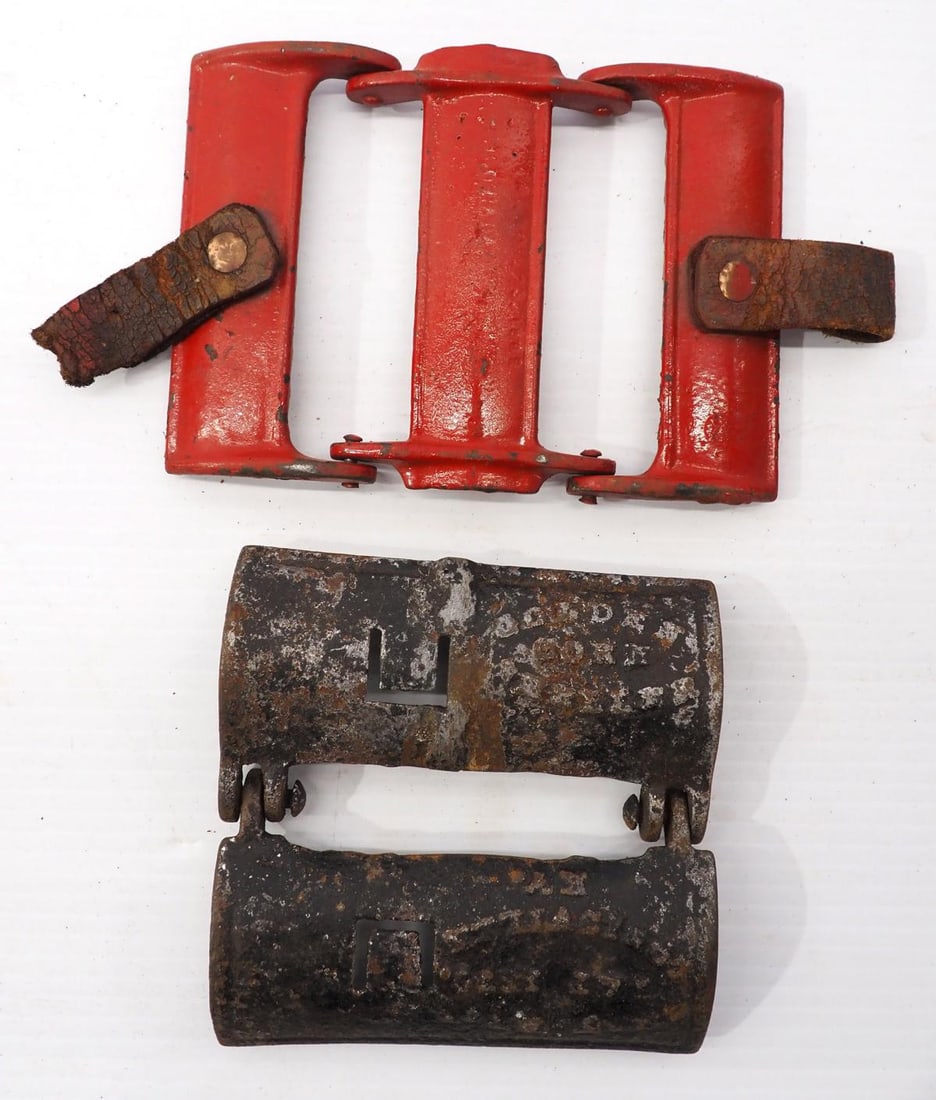 (2) Clam-type hand corn shellers: Tri-fold clam-type O'Hara hand corn sheller / Dual-fold clam-type hand sheller