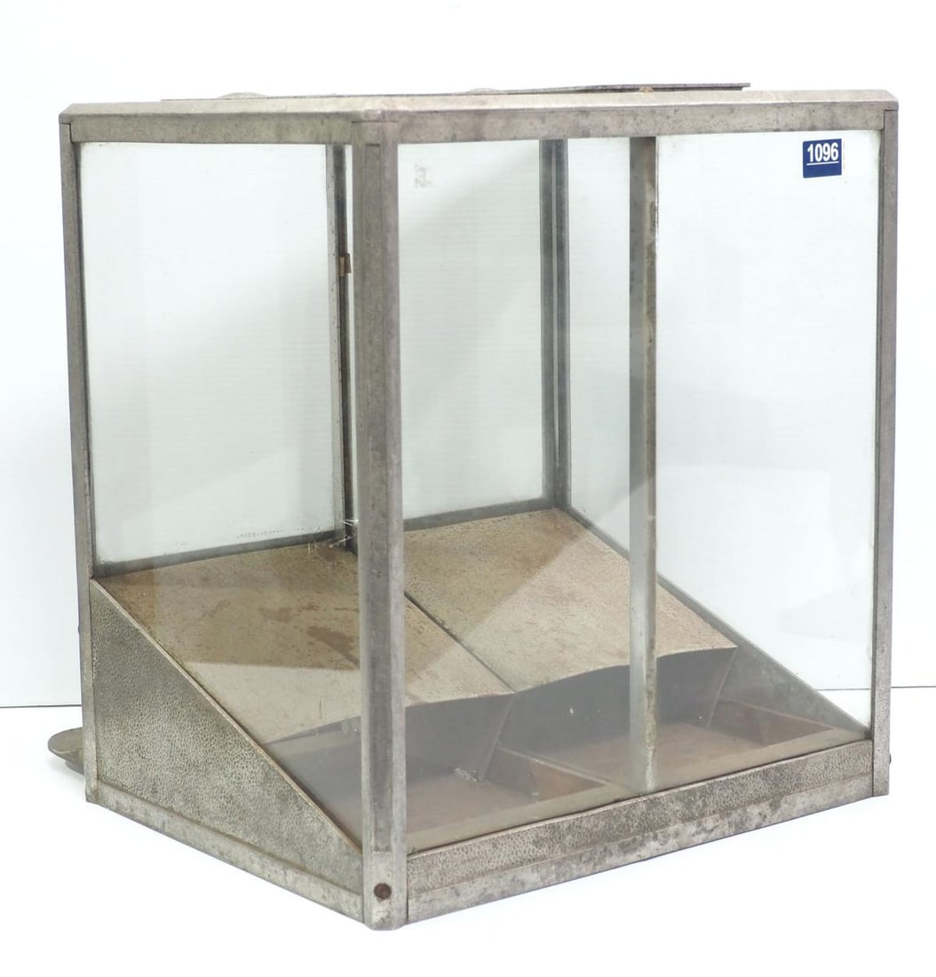 Country store candy dispenser (1 of 4)