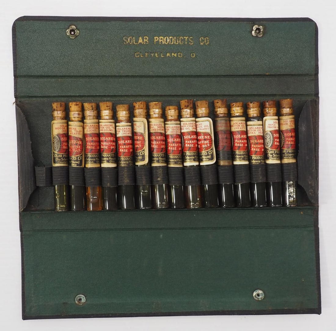 Solarine Paraffins Base Oil sample case (1 of 4)