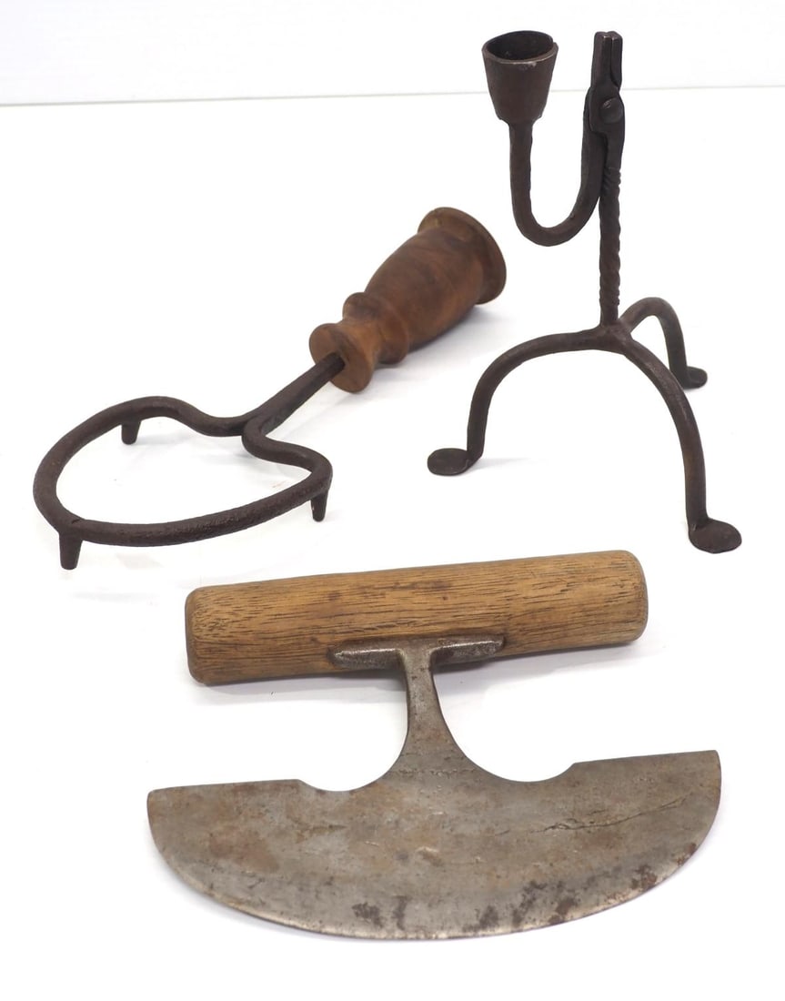 Early trivet, vegetable chopper & early rush lamp (1 of 4)